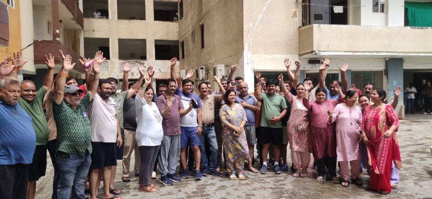 पैसे वसूले और सुविधाएं छीन लीं: पारस पर्ल्स के बिल्डर पर फूटा रेजिडेंट्स का गुस्सा
