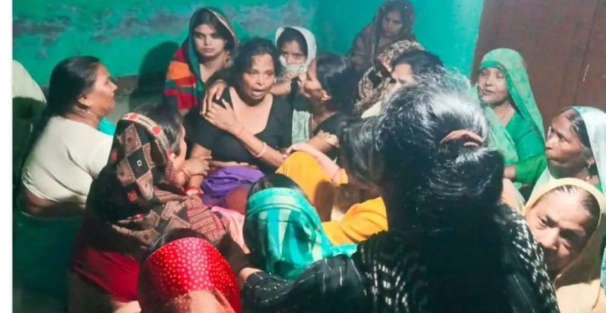 बरेली में सड़क पर मौत बनकर आया सांड, सर्राफा कारोबारी को बाइक समेत उछाल दिया, मौत