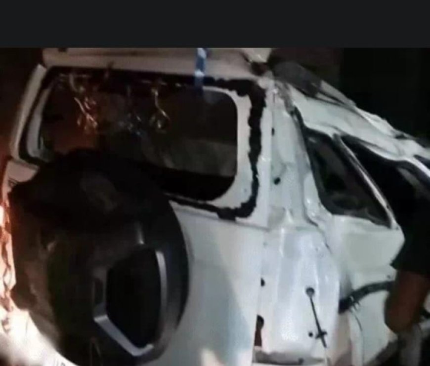 संभल से बरात लेकर जा रहे दूल्हे की बोलेरो दीवार से टकराई,  दूल्हा समेत पांच की मौत, 9 घायल