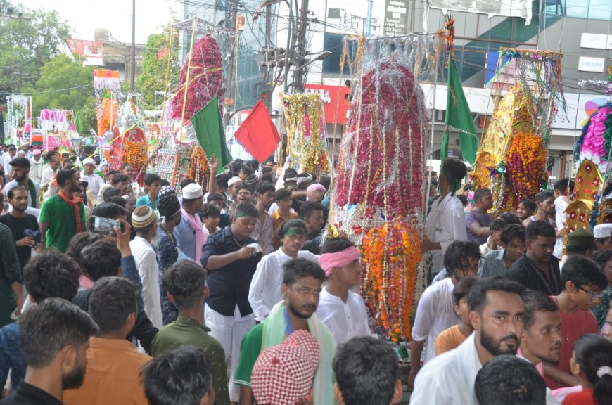 मोहर्रम पर शहर में निकले हज़ारों ताज़िये, जुलूसों से दिनभर जाम, सुरक्षा रही सख्त
