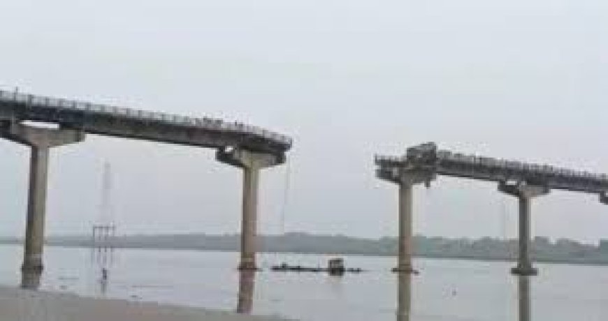 गुजरात में पुल के ढह जाने से तीन मरे, पांच वाहन महिसागर नदी में गिरे