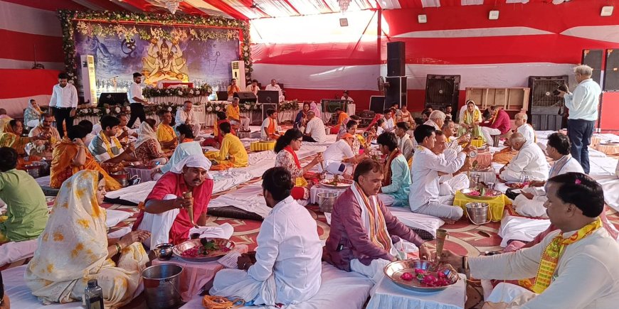 श्री महाकालेश्वर मंदिर में 11 फीट रुद्राक्ष शिवलिंग संग महा रुद्राभिषेक से शुरू हुआ शिव महापुराण कथा महोत्सव