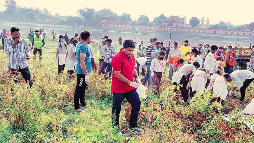 नई सुबह के इंतज़ार में आगराः शहर के समाजसेवी डॉक्टर्स और स्वयंसेवक जिंदाबाद