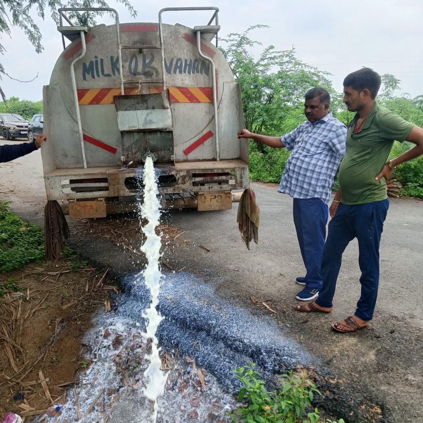 आगरा में पांच हज़ार लीटर मिलावटी दूध सड़क पर बहाया गया, खाद्य विभाग की कार्रवाई से खलबली