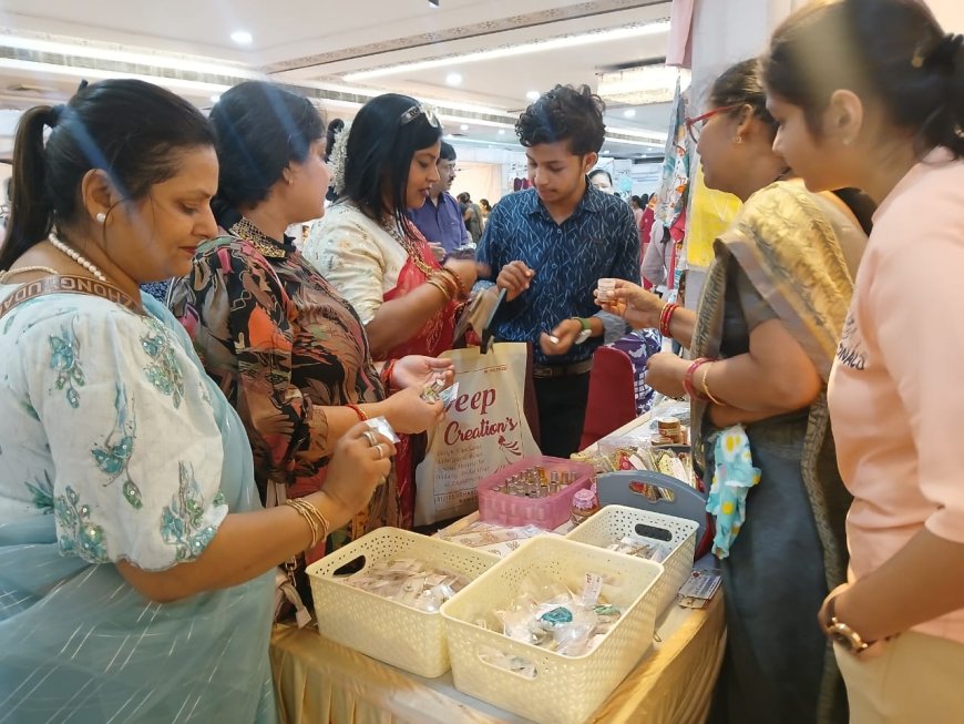 सावन में संस्कृति, शॉपिंग और स्टाइल का संगम बना माधवी अग्र महिला मंडल का हस्तकला मेला
