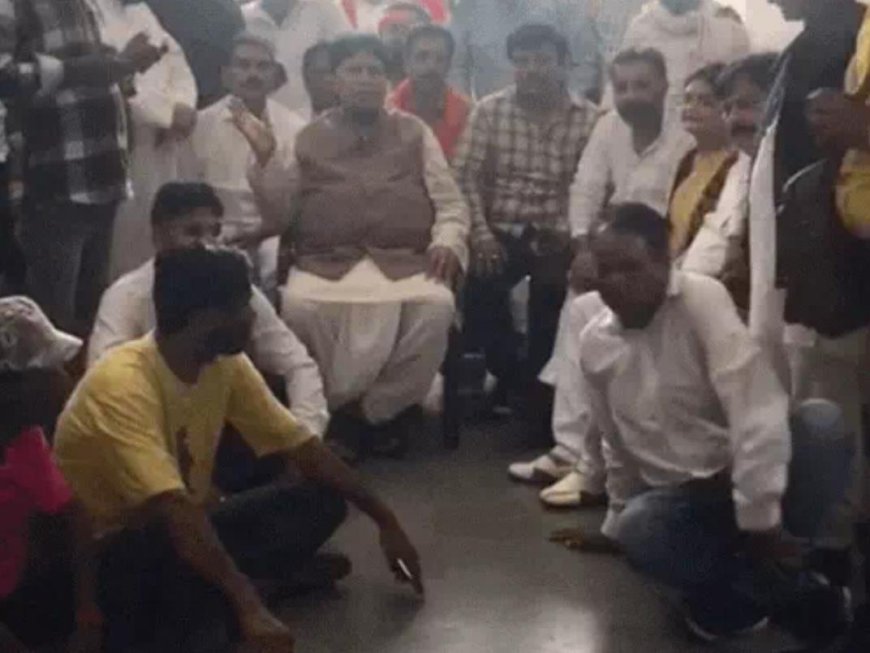 नगर निगम में सांसद सुमन का धरना, बोले- ये स्मार्ट सिटी नहीं, नरक सिटी है