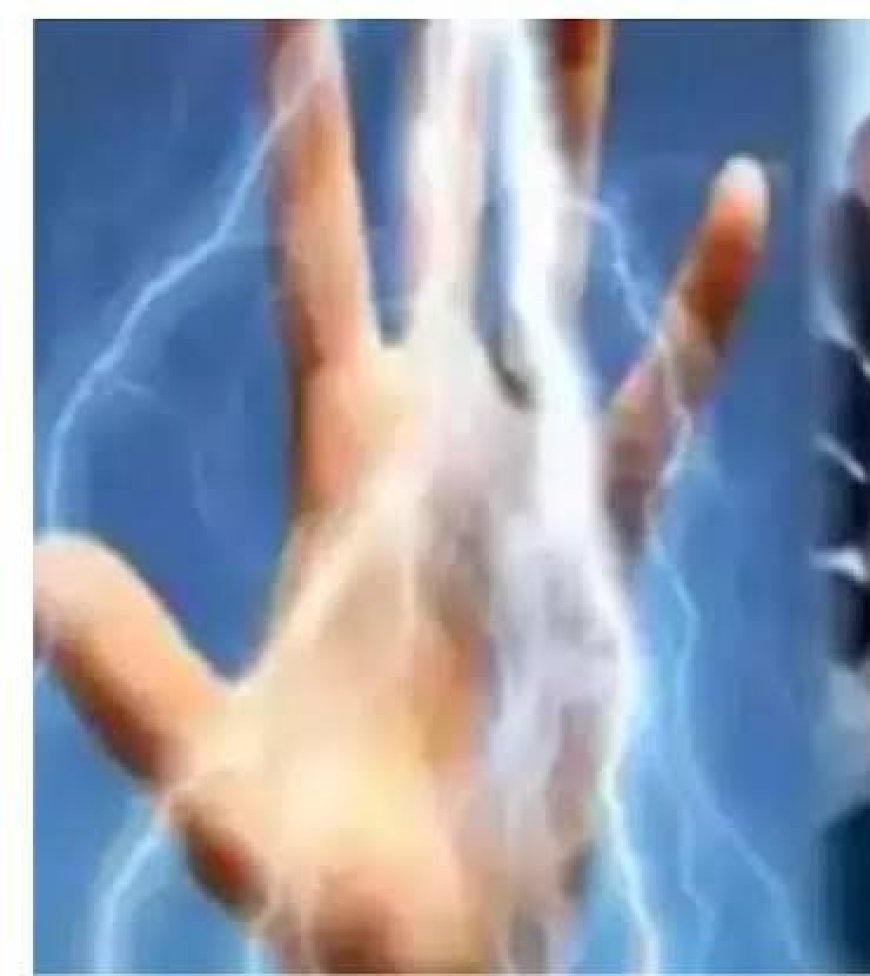 आगरा के नामनेर में हाईटेंशन लाइन टूटकर ई रिक्शा पर गिरी, चालक झुलसा, रिक्शा जलकर खाक