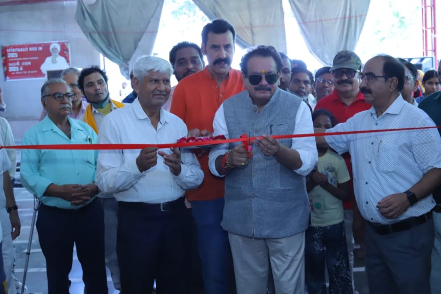 सावन आश्रम में जीवनदायी सेवा: 57 लोगों ने किया रक्तदान, केंद्रीय मंत्री बघेल ने किया शिविर का उद्घाटन