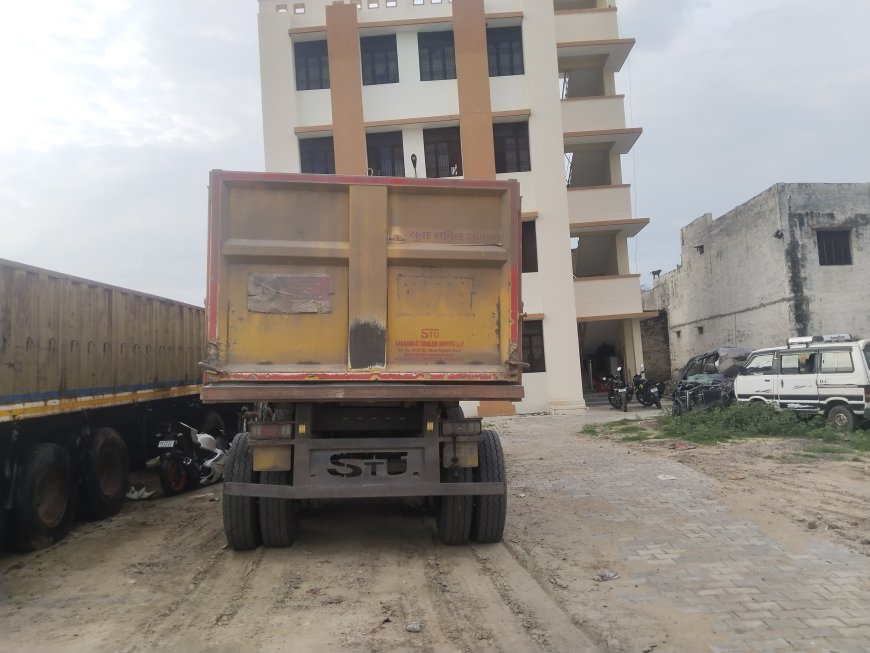 आगरा में एसडीएम को रौंदने की कोशिश: चेकिंग से बौखलाए ट्रक चालक ने सरकारी गाड़ी में मारी टक्कर