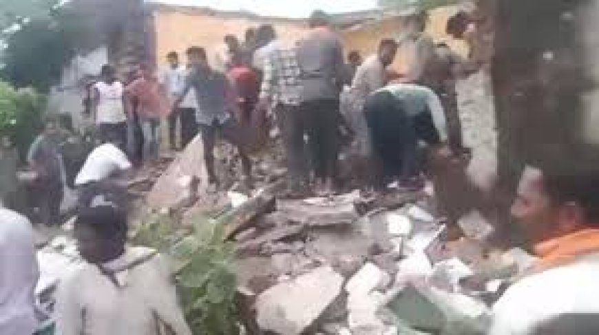 राजस्थान के झालावाड़ में स्कूल की छत गिरी, चार बच्चों की मौत, 60 के मलबे में दबने की आशंका