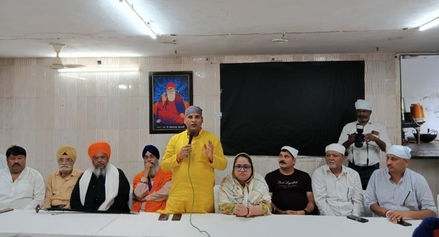 धर्मांतरण के खिलाफ शाहगंज गुरुद्वारे में सिख, सिंधी और पंजाबी समाज की हुंकार, बच्चों को जड़ों से जोड़ें