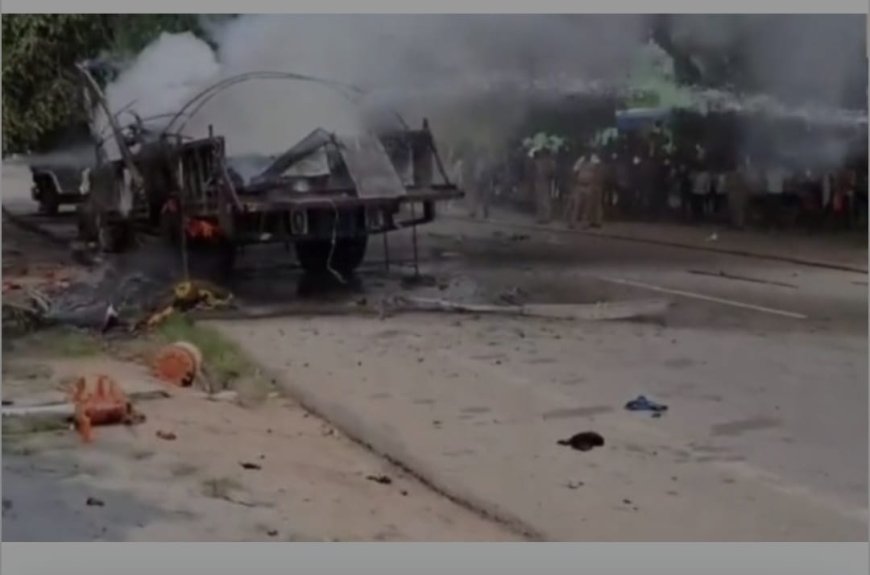 बदायूं में ट्रैक्टर की टक्कर से किशोर कांवड़िये की मौत, गुस्साए श्रद्धालुओं ने लगाई आग,  रोड जाम