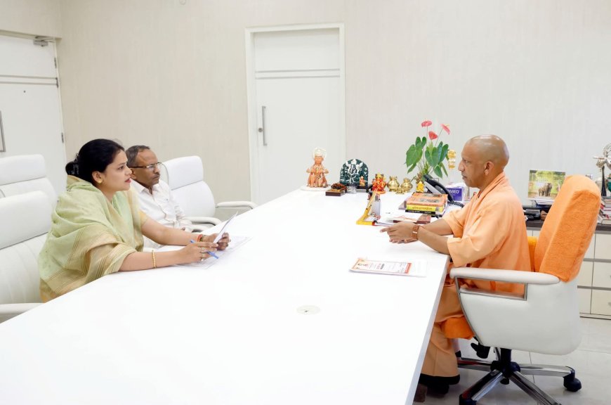 जिला पंचायत अध्यक्ष ने आगरा के जल संकट और सड़क विकास पर सीएम योगी से की चर्चा