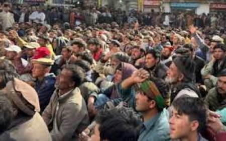 पीओके में पिट गए आतंकी, पब्लिक ने बरसाए लात-जूते, खदेड़े  गए लश्कर के दहशतगर्द