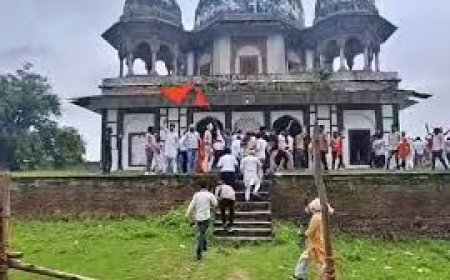 फतेहपुर मकबरा-मंदिर बवाल में 10 लोगों पर एफआईआर