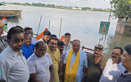 यमुना की संभावित बाढ़ को देखते हुए सांसद नवीन जैन ने प्रभावित क्षेत्रों का दौरा किया