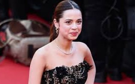 अभिनेत्री नितांशी पर चढ़ा ग्लैमर का खुमार, कुछ तस्वीरें सोशल मीडिया पर कीं शेयर