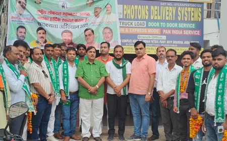 आगरा में कुशवाहा समाज के दर्जनों लोगों ने ली राष्ट्रीय लोकदल की सदस्यता