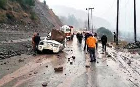 अर्धकुंवारी में लैंडस्लाइड से 30 की मौत, जम्मू में सरकारी दफ्तर और स्कूल बंद, नाइट मूवमेंट बैन