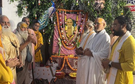 भक्ति रस से सराबोर हुआ ब्रजः पं. भक्तमाली के प्रिया-प्रीतम मिलन महोत्सव का दूसरा दिन