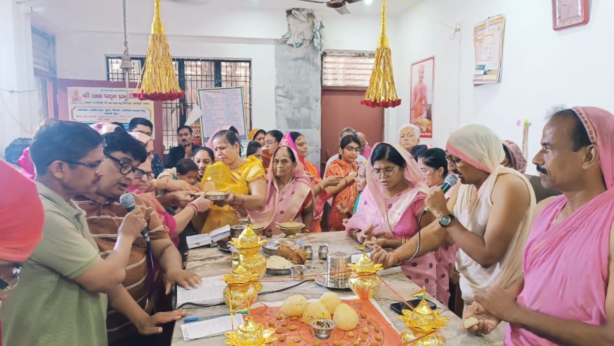 आगरा के पदमप्रभु जिनालय में श्रद्धा व भक्ति से सम्पन्न हुआ कल्याण मंदिर विधान