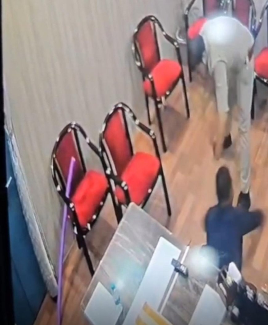 आगरा पुलिस की थर्ड डिग्री का लाइव सबूतः थाने में युवक को पटे से पीट रहा कांस्टेबल, वीडियो वायरल