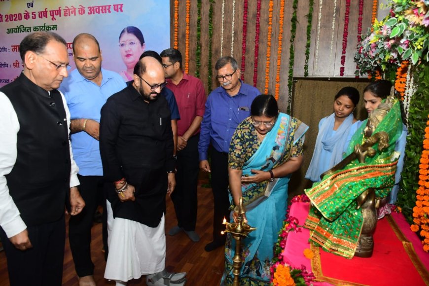 आंबेडकर विवि में दीक्षारंभ समारोहः तेजी से बदल रहा है देश में शिक्षा का वातावरण: शिक्षा मंत्री