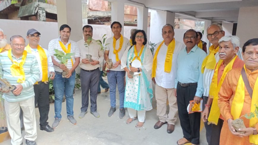 एक पेड़ मां के नाम अभियान का भावनात्मक समापन, नि:शुल्क पौधा वितरण और काव्य संगोष्ठी