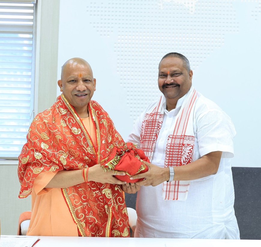 सीएम योगी से मिल विधायक विजय शिवहरे ने की आगरा की विकास योजनाओं पर चर्चा