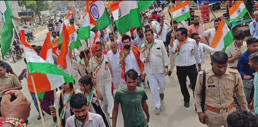 भाजपा ने अजीजपुर से धनौली तक की निकाली तिरंगा यात्रा