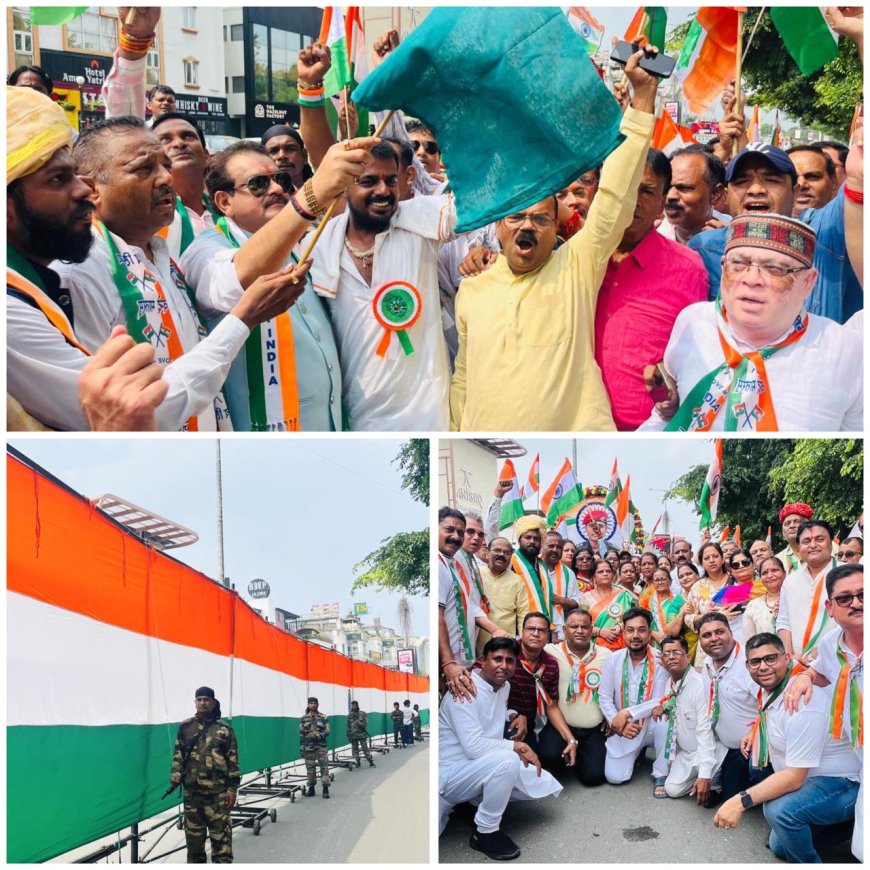 121 फीट तिरंगे संग गूंजा ‘कैप्टन शुभम गुप्ता अमर रहे’, आगरा में निकली 7वीं तिरंगा यात्रा