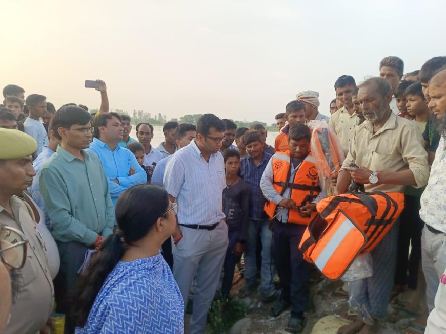 आगरा में यमुना का जलस्तर आज रात छू सकता है खतरे का निशान, डीएम ने जारी की एडवाइजरी