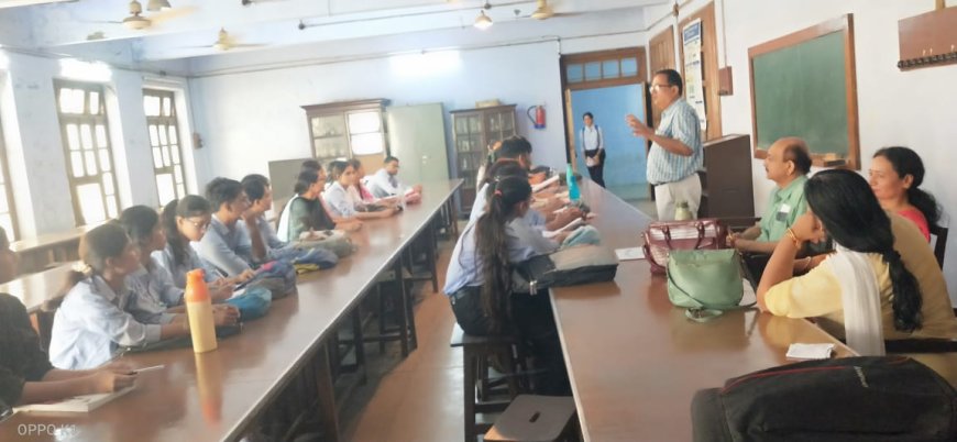 आगरा कॊलेज में पर्यावरणीय चुनौतियों के समाधान और शोध की संभावनाओं पर विशेषज्ञों ने दिया जोर