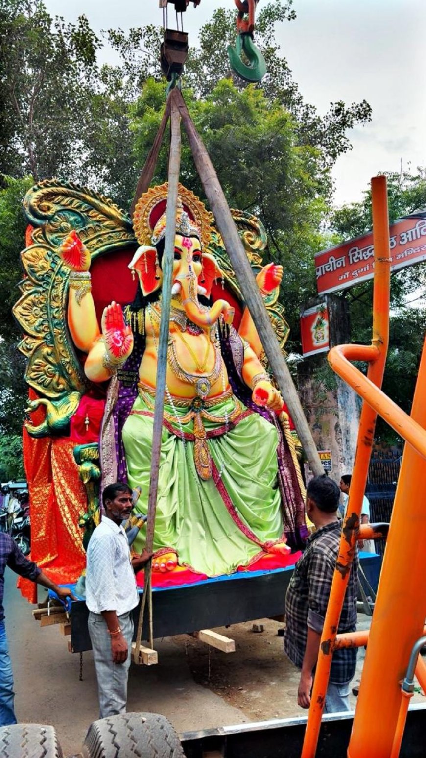 आज से शुरू हुआ गणेशोत्सव, पंडालों में स्थापित हो रहीं भव्य गणेश प्रतिमाएं