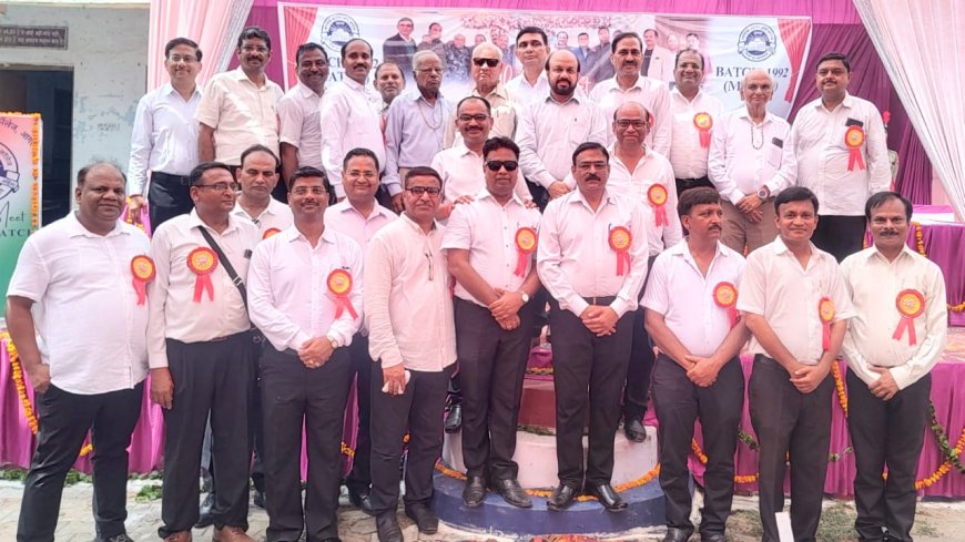 यादों का संगम : महाराजा अग्रसेन इंटर कॉलेज में 1992 बैच का स्नेह मिलन समारोह