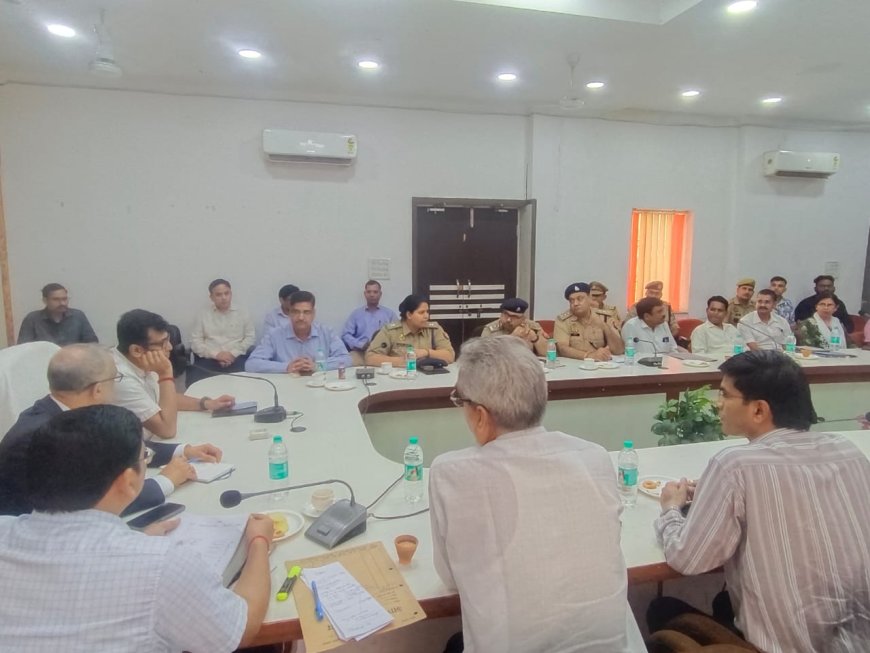 आगरा में अब 15 विभाग मिलकर करेंगे नकली दवाओं के नेटवर्क पर प्रहार, डीएम सख्त