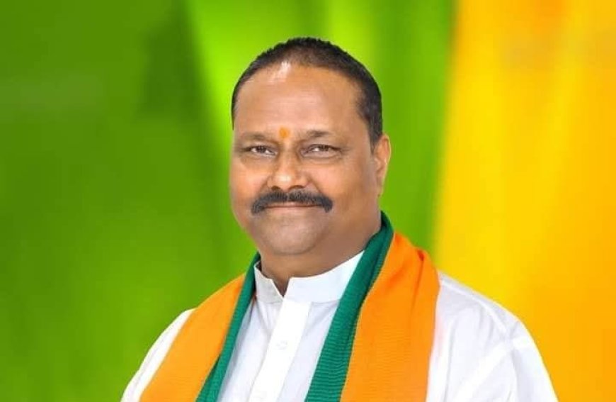 नकली दवाओं से आगरा कलंकित, सीएम से मिल माफिया की जड़ों पर प्रहार कराउंगा- विजय शिवहरे   