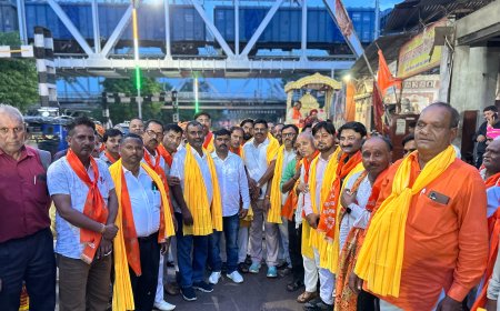आगरा में देवी श्री नारायणी की शोभायात्रा में दिखा आस्था और सांस्कृतिक विरासत का संगम