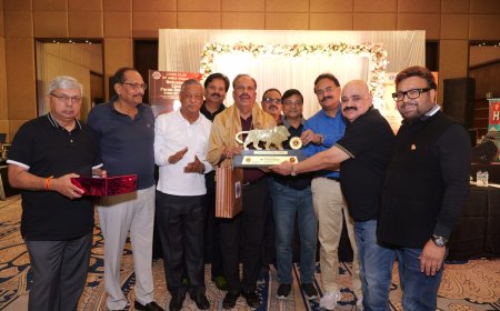 आगरा में लायंस क्लब विशाल ने पूरन डावर और शिक्षिकाओं को किया सम्मानित