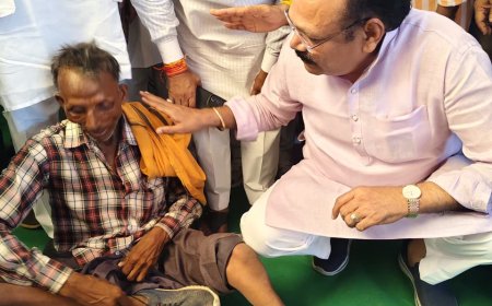 बाह में चौपाल : सांसद चाहर का जन संवाद, पीएम के 75वें बर्थडे पर 75 किसानों को बीमा का तोहफा