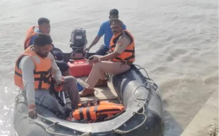 आगरा के बटेश्वर में यमुना की लहरों में समाये मानवेंद्र को दूसरे दिन भी नहीं खोज सके गोताखोर