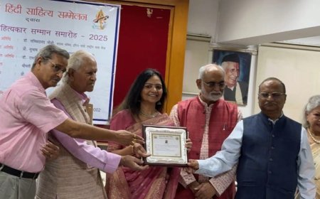 आगरा की लेखिका रेनू ‘अंशुल’ को दिल्ली में मिला ‘साहित्य श्री सम्मान-2025