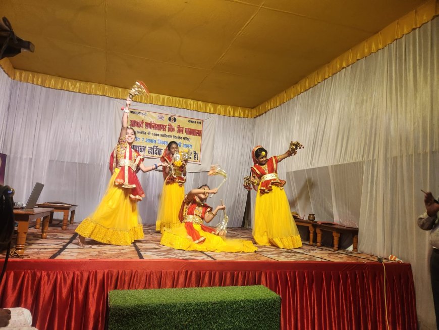 आगरा के जैन मंदिर में वैराग्य नाटक की भावनात्मक प्रस्तुति, बच्चों की जीवंत अदाकारी