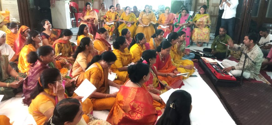 राम नाम की गूंज और भक्ति: जनकपुरी महिला समिति ने भक्तिभाव से किया सुंदर कांड पाठ