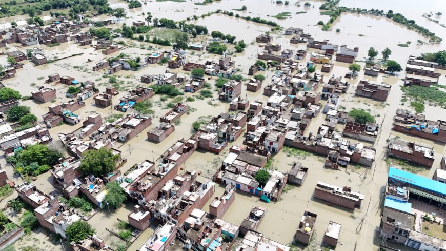 इस साल की बाढ़ और हमारी ग़फ़लतः ध्यान रखिए, नदियां अपना रास्ता नहीं भूलतीं हैं!