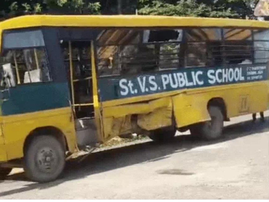 बड़ा हादसा होने से टला, ट्रक ने स्कूली बस में मारी टक्कर 