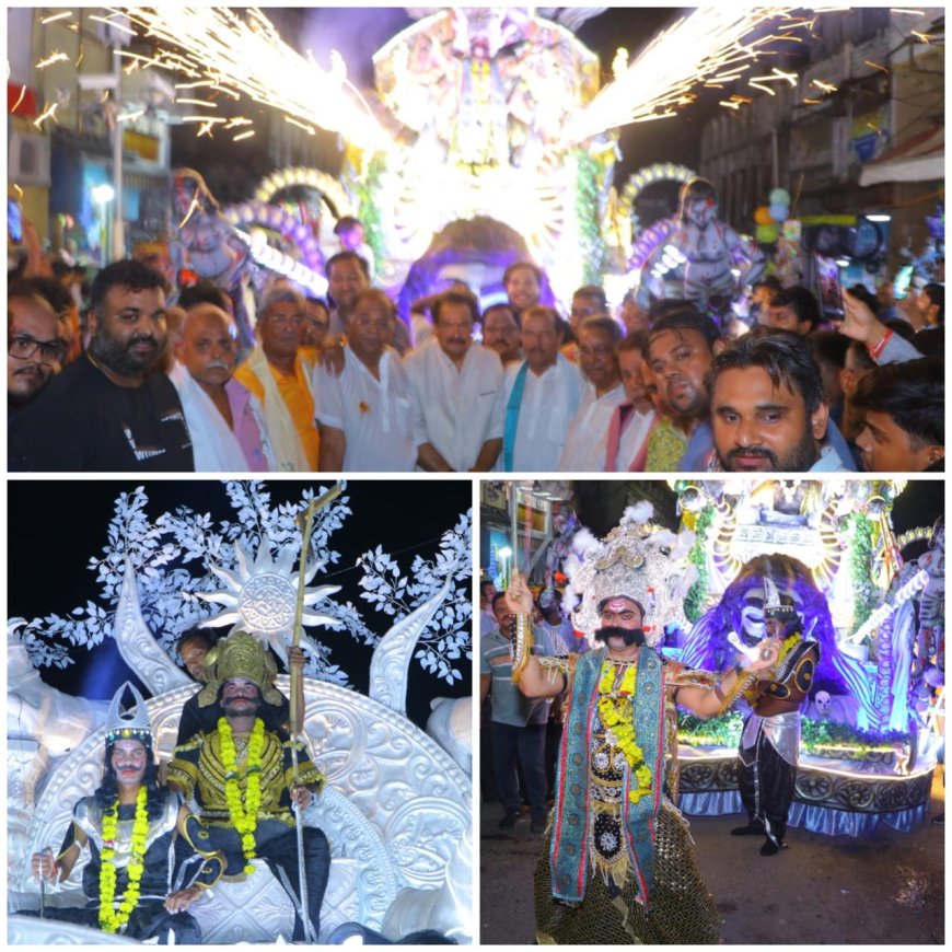 आगरा की रामलीला में  भव्य झांकियों के साथ निकाली गई रावण की दुहाई शोभायात्रा