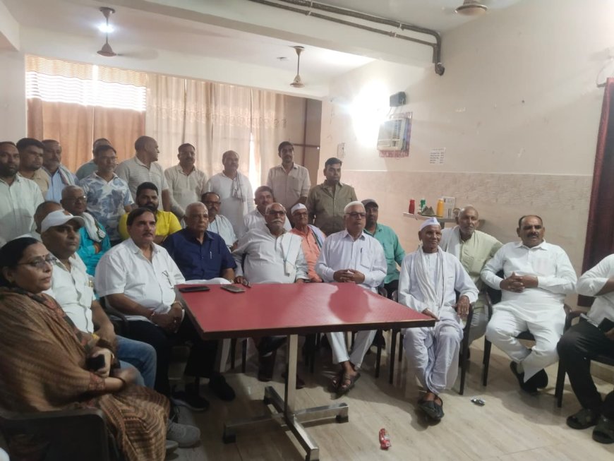 भरतपुर के महल से शाही झंडा हटाने का मामलाः युवराज अनिरुद्ध के खिलाफ जाट सरदारी का युद्धघोष