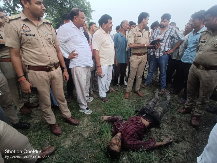 आगरा में मिला युवक का शव, गांव वालों ने सात घंटे बाद उठने दिया, थानों में सीमा विवाद भी था