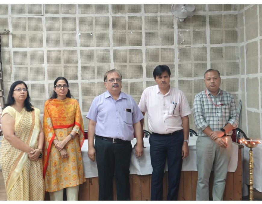 सर्पदंश से डरें नहीं, तुरंत इलाज कराएं, एसएन मेडिकल कॉलेज में चला जागरूकता अभियान